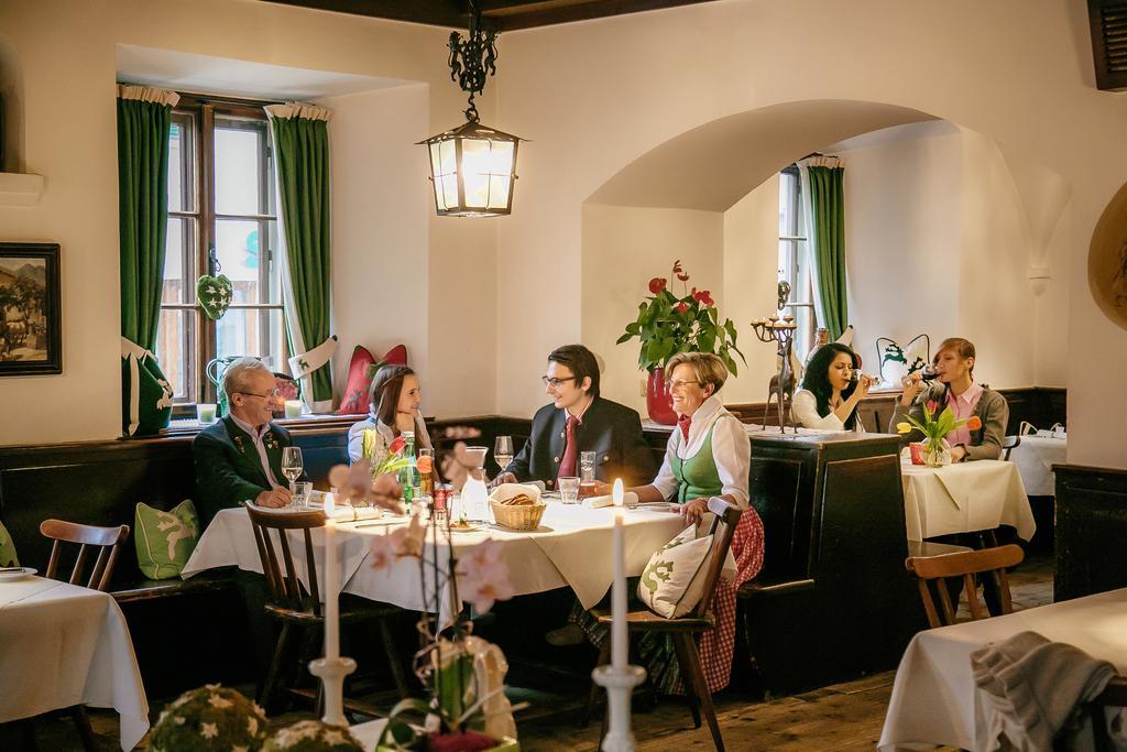 Hotel Gasthof Zur Post Sankt Gilgen Bagian luar foto