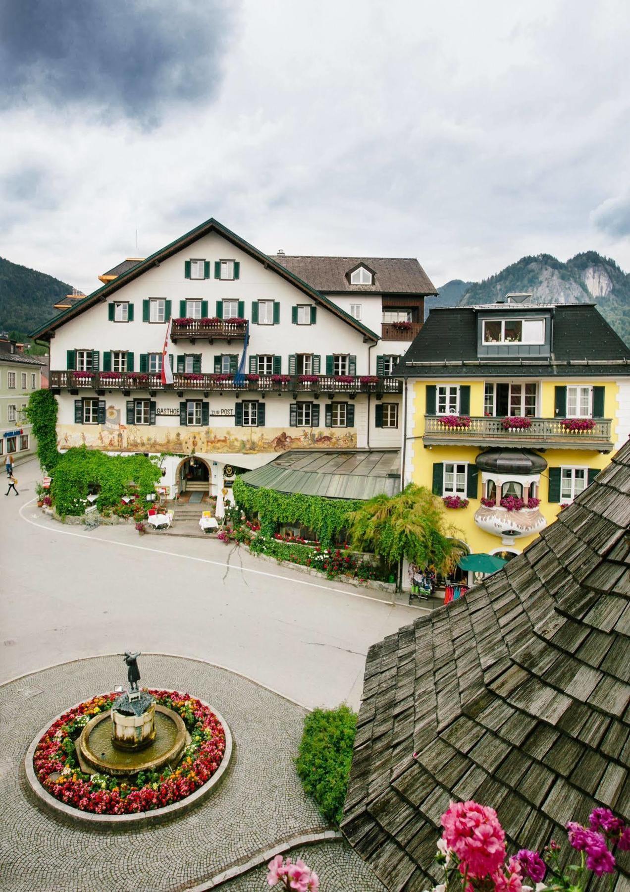 Hotel Gasthof Zur Post Sankt Gilgen Bagian luar foto