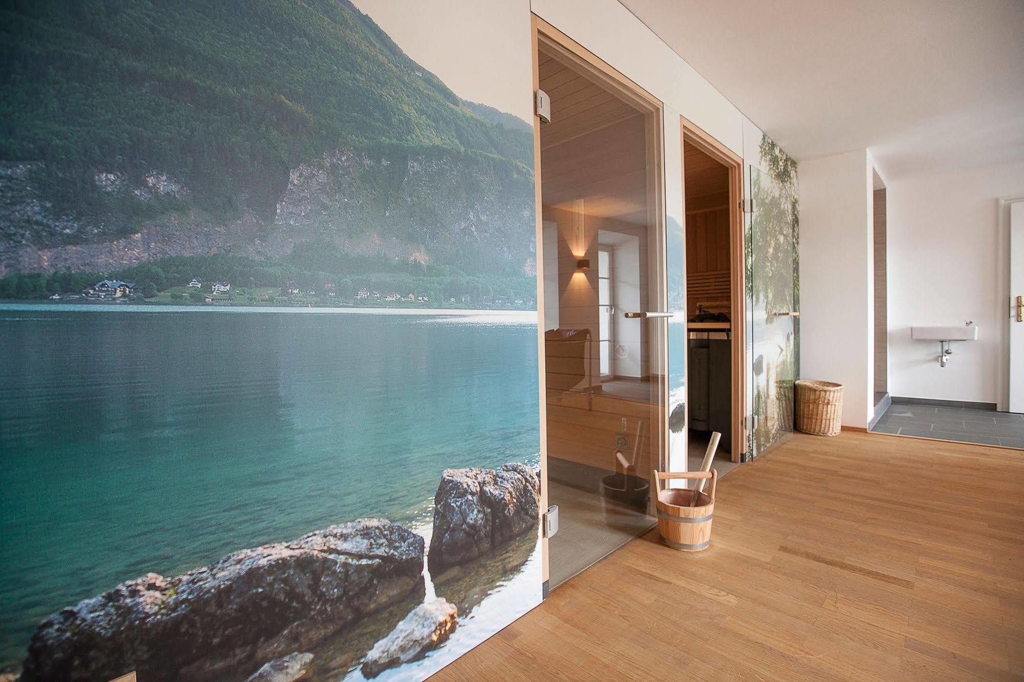 Hotel Gasthof Zur Post Sankt Gilgen Bagian luar foto
