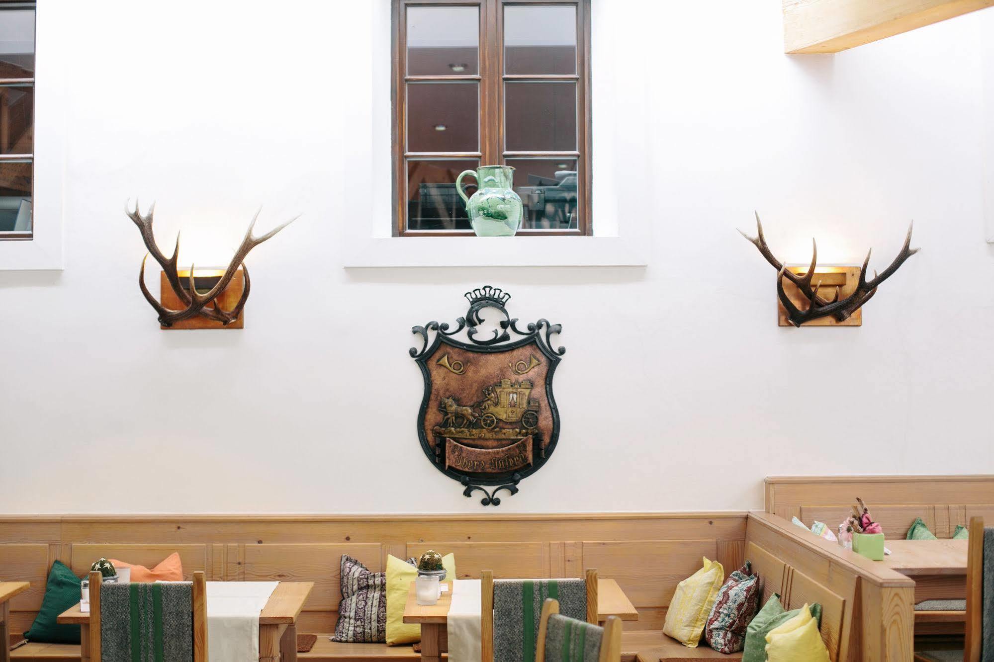 Hotel Gasthof Zur Post Sankt Gilgen Bagian luar foto